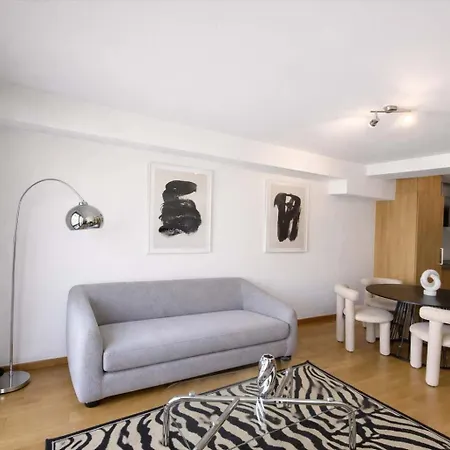 Avec Balcon A - 4p * Courbevoie