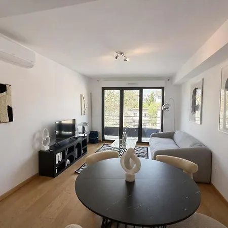 Avec Balcon A - 4p * Courbevoie